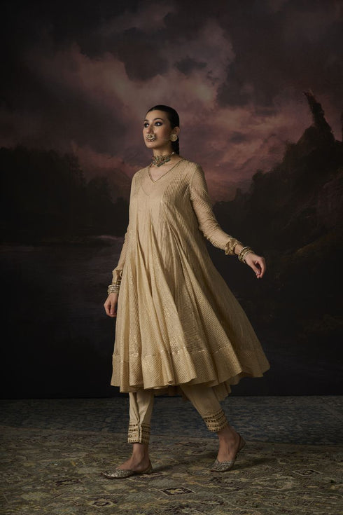 Firdaus daania kurta