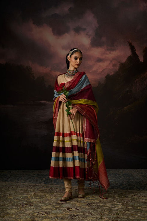 Firdaus naira kurta