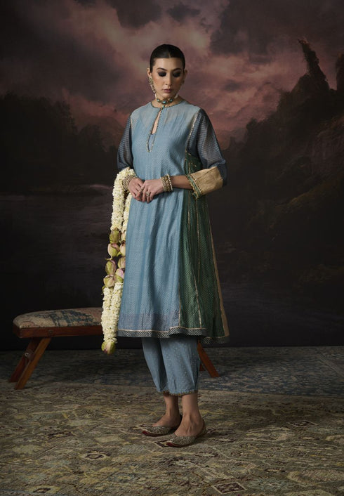 Firdaus tara kurta