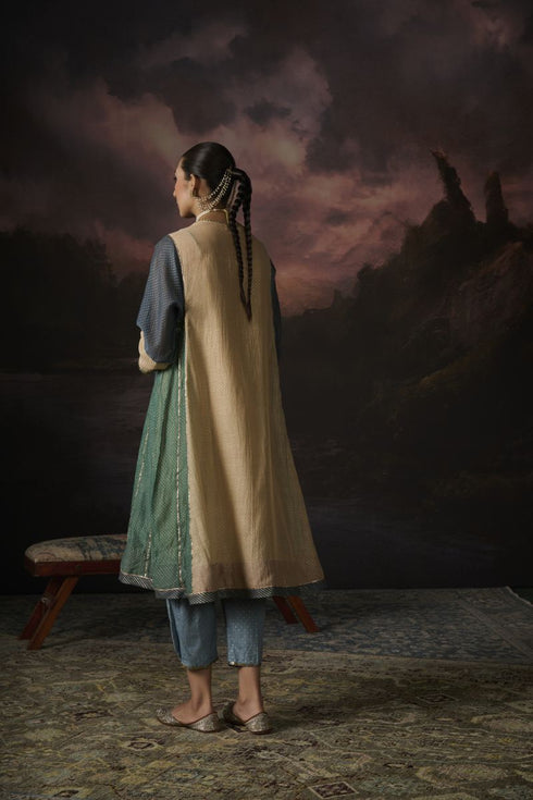 Firdaus tara kurta