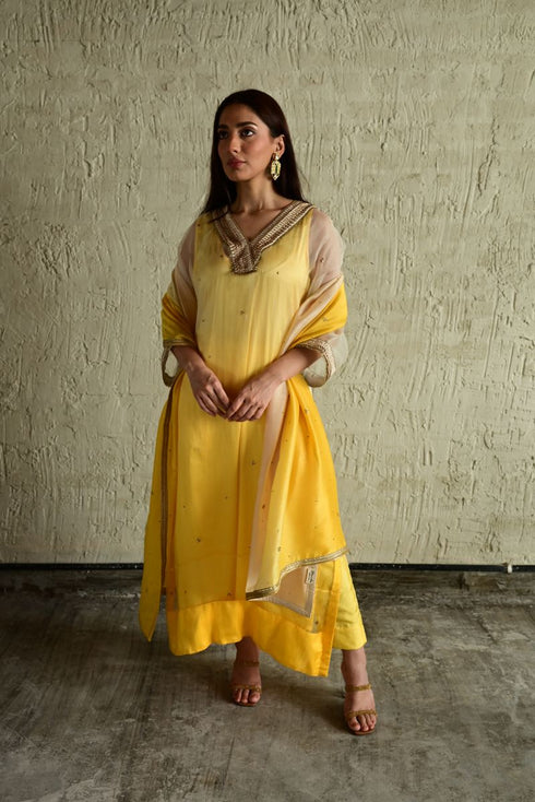 Ghevar yellow and ivory shaded dupatta