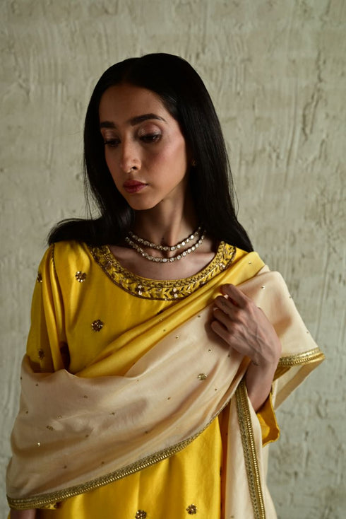 Ghevar yellow and ivory shaded dupatta
