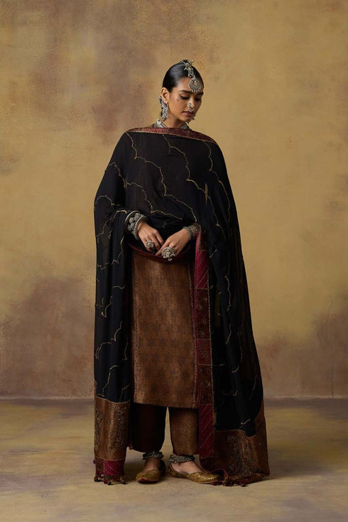 Goonj black brocade cowl ijar