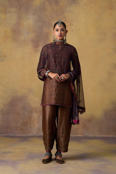 Goonj black brocade heavy cowl ijar