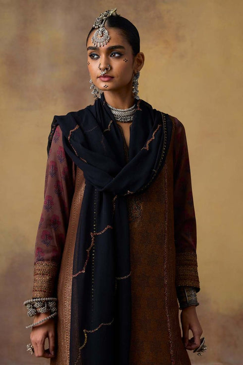 Goonj black georgette stole