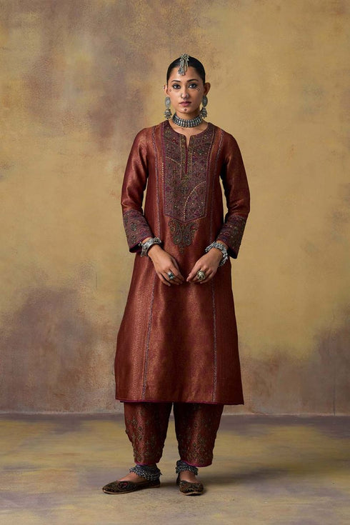 Goonj maroon brocade yoke phiran