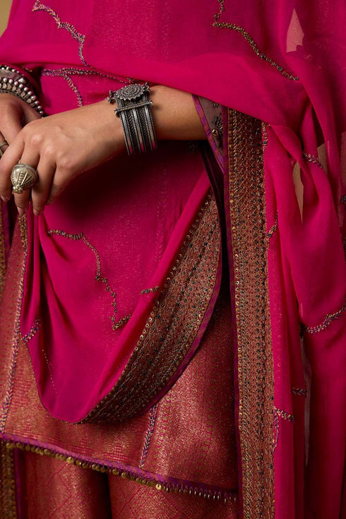 Goonj pink georgette dupatta with embroidered border