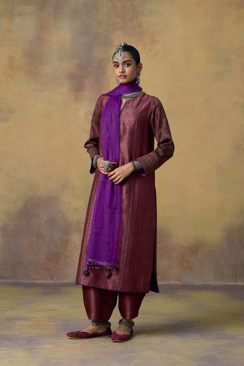 Goonj purple brocade cowl ijar