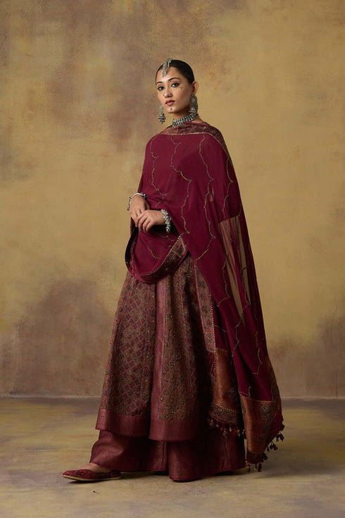 Goonj purple brocade ijar