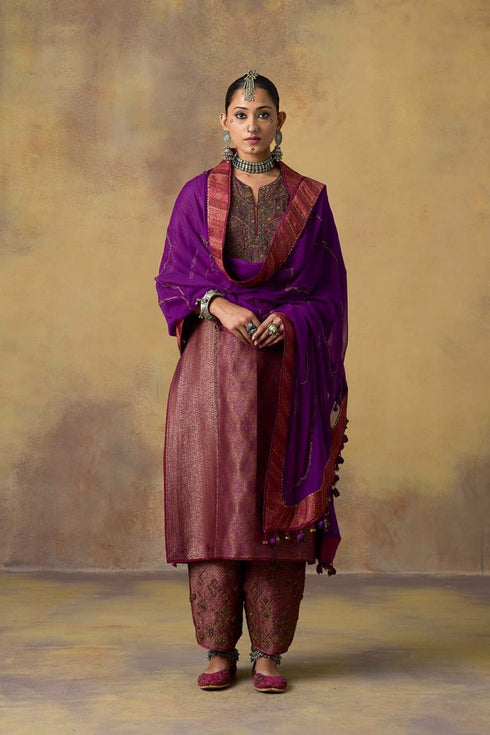 Goonj purple georgette dupatta with embroidered border