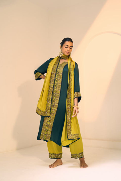 Green seerat dupatta