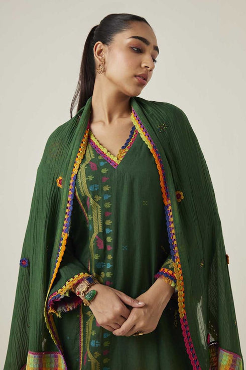 Gulzaar green lace stole