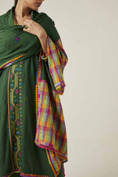 Gulzaar green lace stole