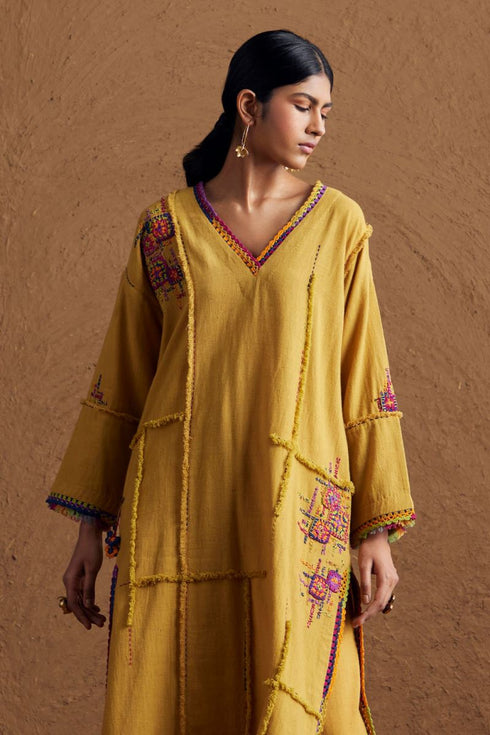 Gulzaar yellow phiran