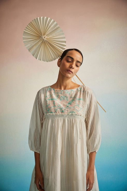 Hakanai ivory square sleeve top