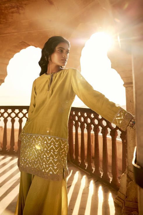 Haldi Nashpal kachipatti yellow kurta dhoti set