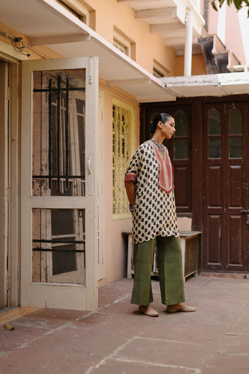 Halfmoon cream and green kaftan set