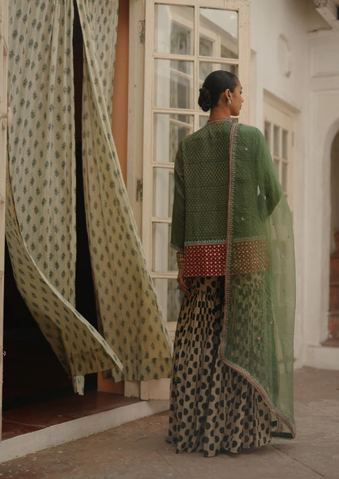 Halfmoon green kurta set