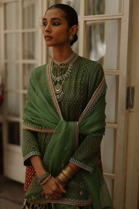 Halfmoon green kurta set