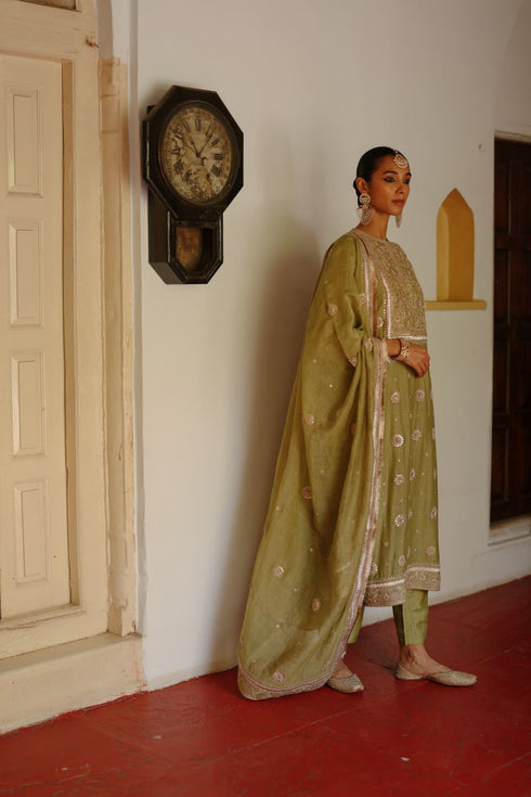 Halfmoon olive green kurta set