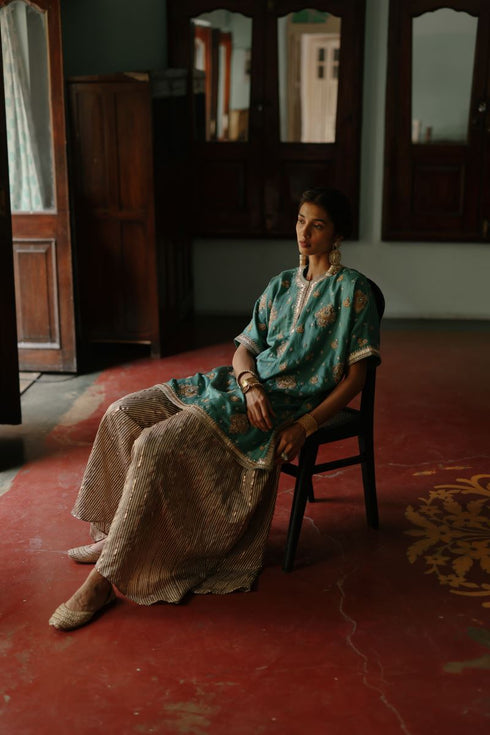 Halfmoon turquoise kaftan set