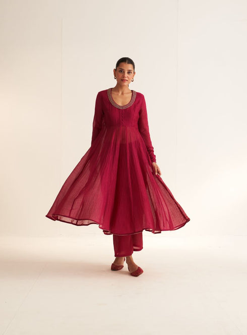 Iksha amal deep red kurta set