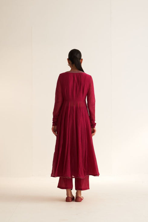 Iksha amal deep red kurta set