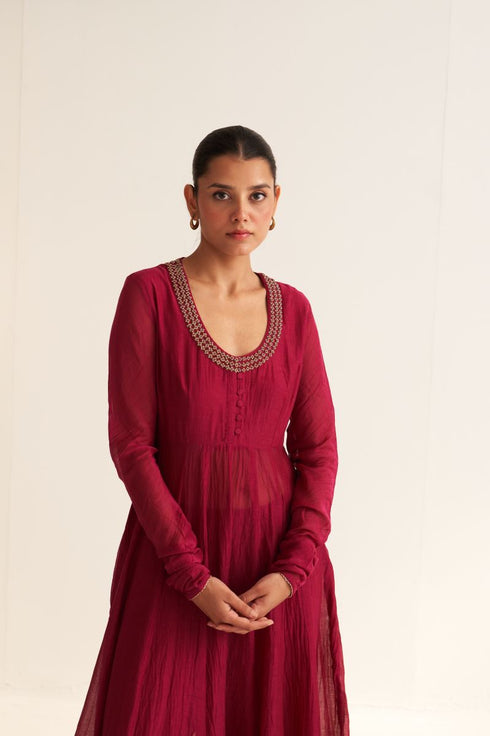 Iksha amal deep red kurta set