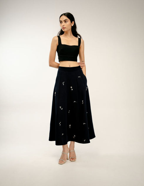In between skirt