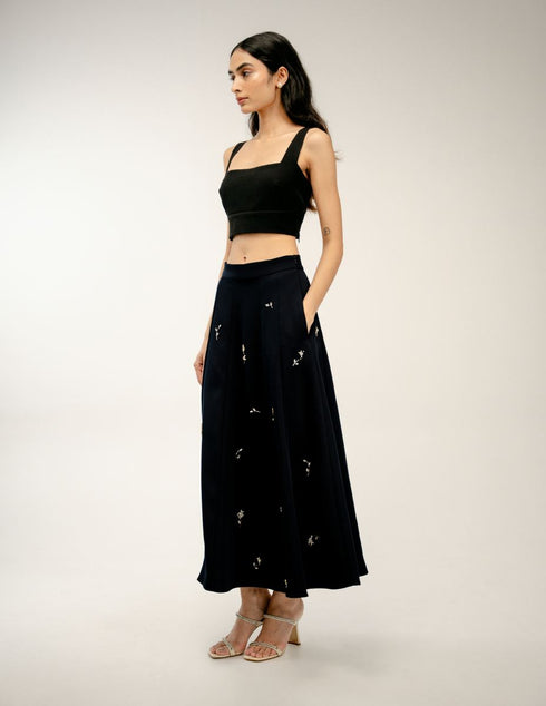 In between skirt