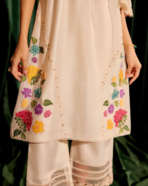 Iris ivory 3D floral applique yoke detail kurta with pants