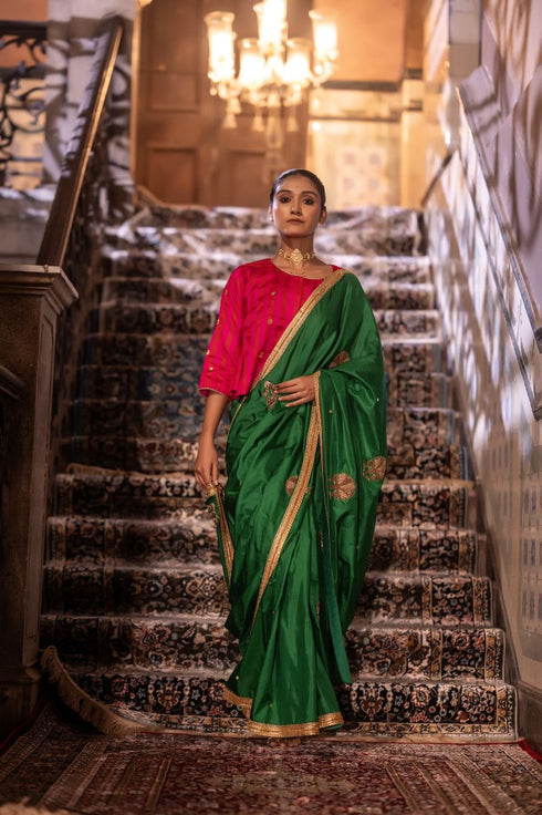 Jalshaghar green mughal sari