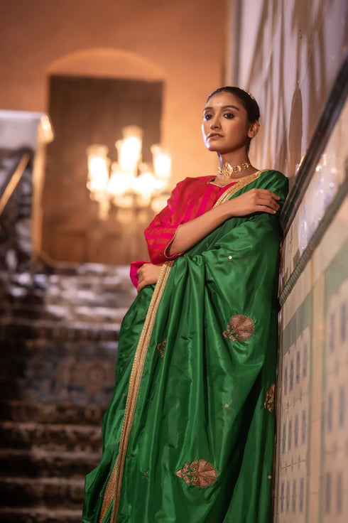 Jalshaghar green mughal sari