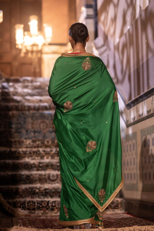 Jalshaghar green mughal sari