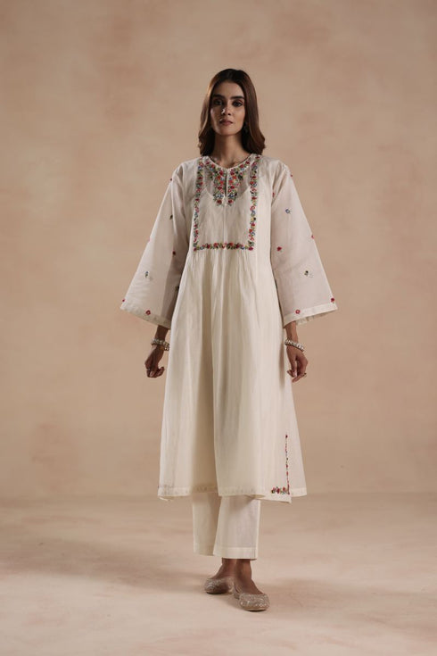Jheel ivory kurta set