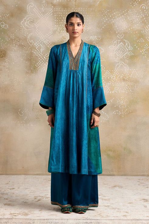 Kaashvi blue v-neck kurta