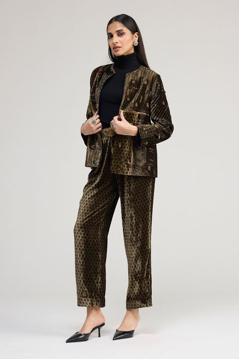 Kainaat black blazer