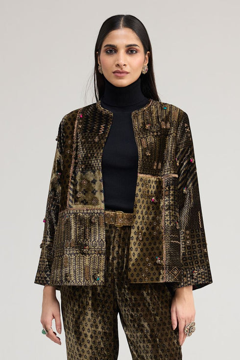 Kainaat black blazer