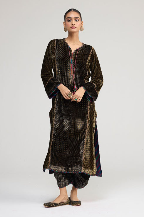 Kainaat black light phiran kurta