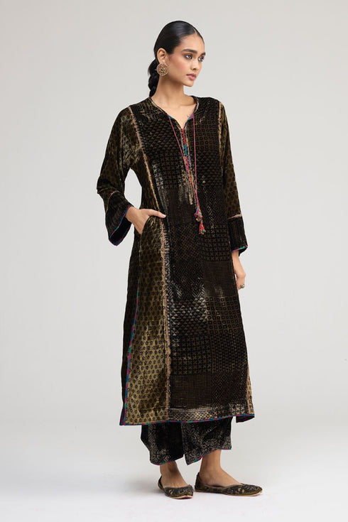 Kainaat black light phiran kurta