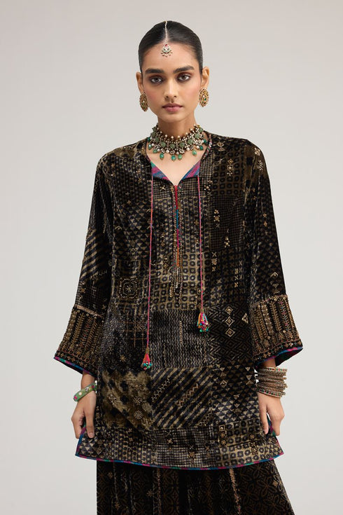 Kainaat black short kurta