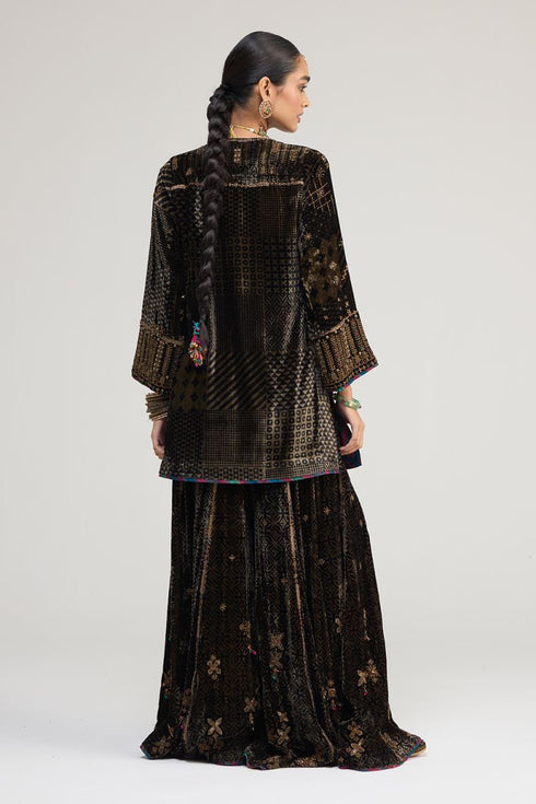 Kainaat black short kurta