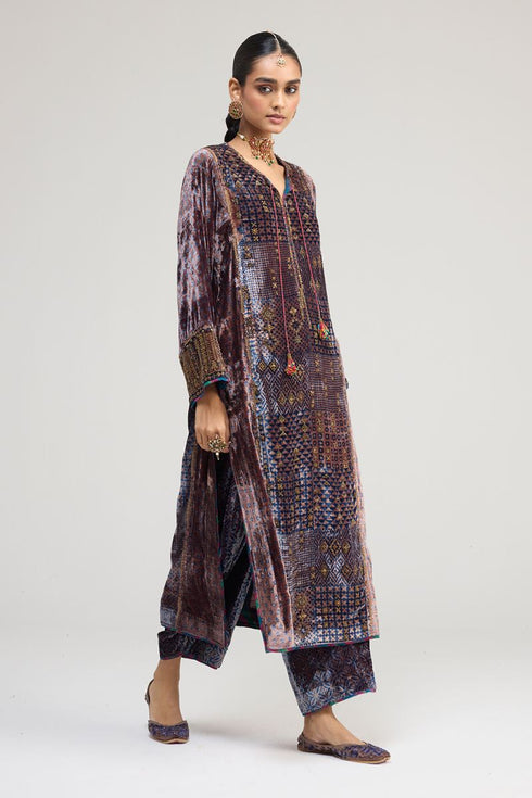 Kainaat blue heavy phiran kurta