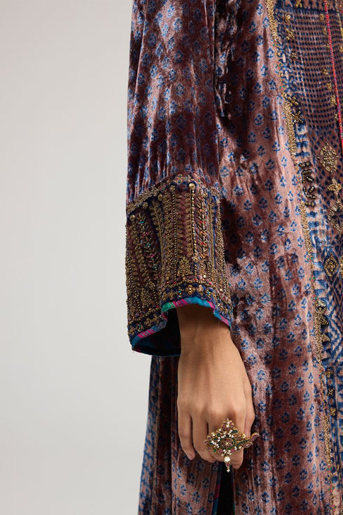 Kainaat blue heavy phiran kurta