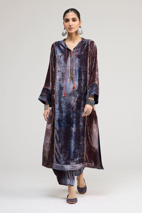 Kainaat blue light phiran kurta