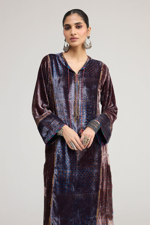Kainaat blue light phiran kurta
