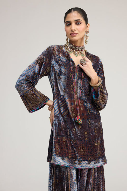 Kainaat blue short kurta