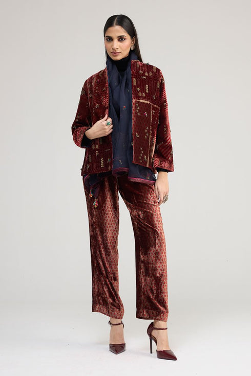 Kainaat maroon blazer