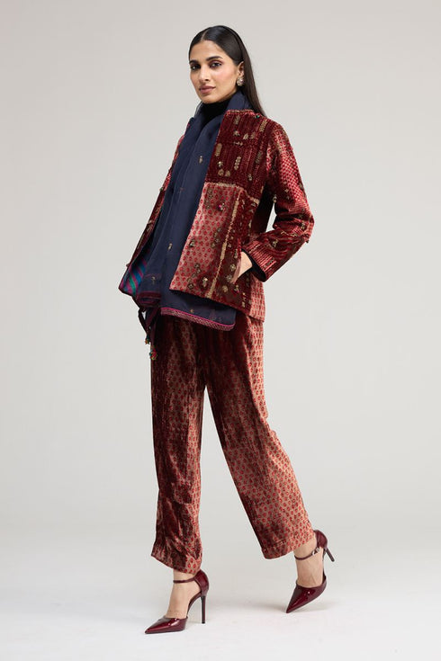 Kainaat maroon blazer