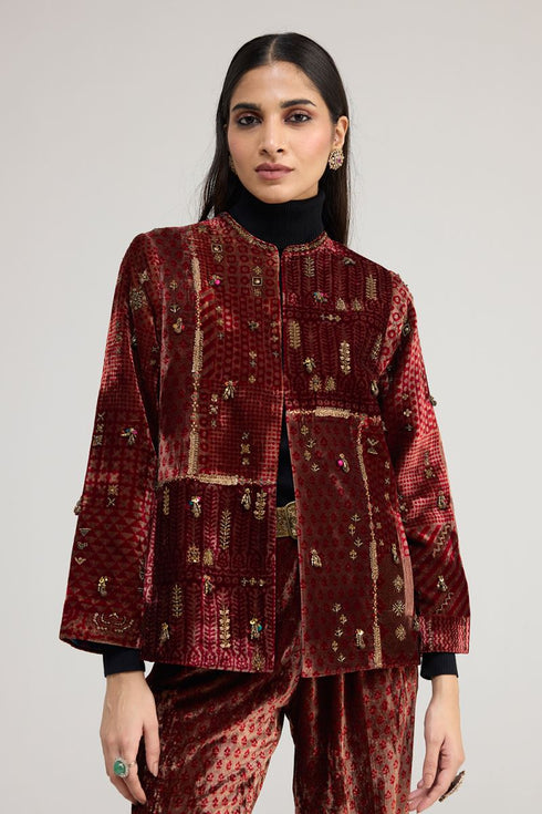 Kainaat maroon blazer